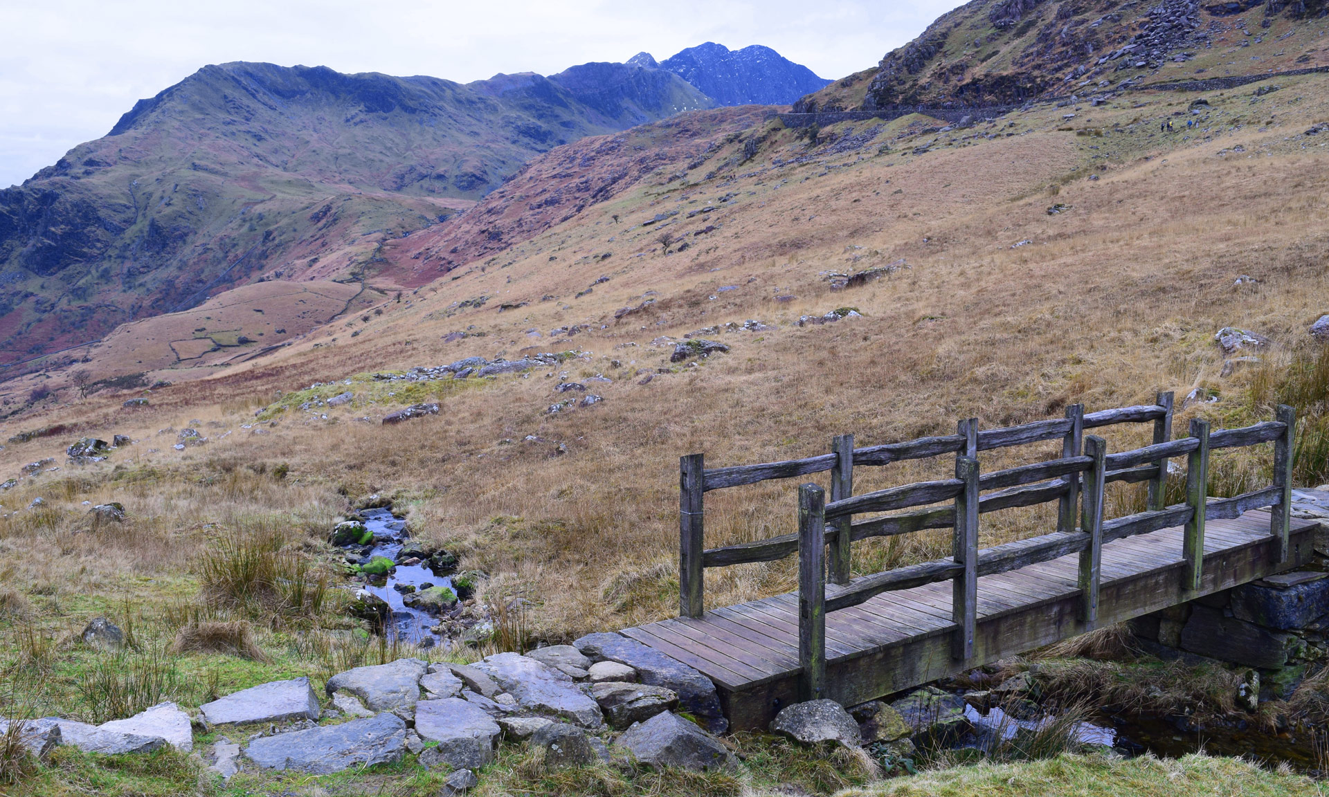The wooden bridge at the beginning of the Pen y Gwryd to Pen y Pass path